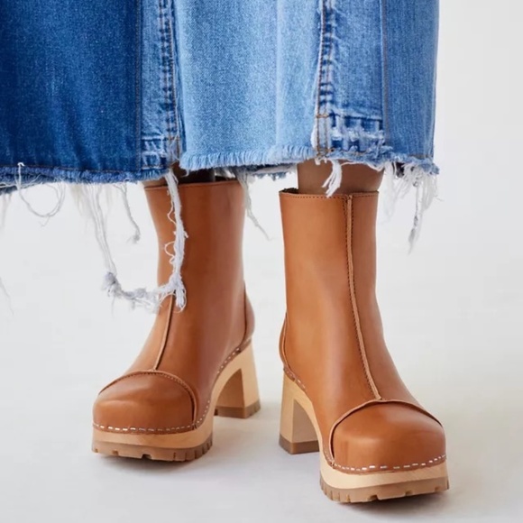 Swedish Hasbeens Shoes - Swedish Hasbeens Stitchy Boots in Light Brown | Size 36